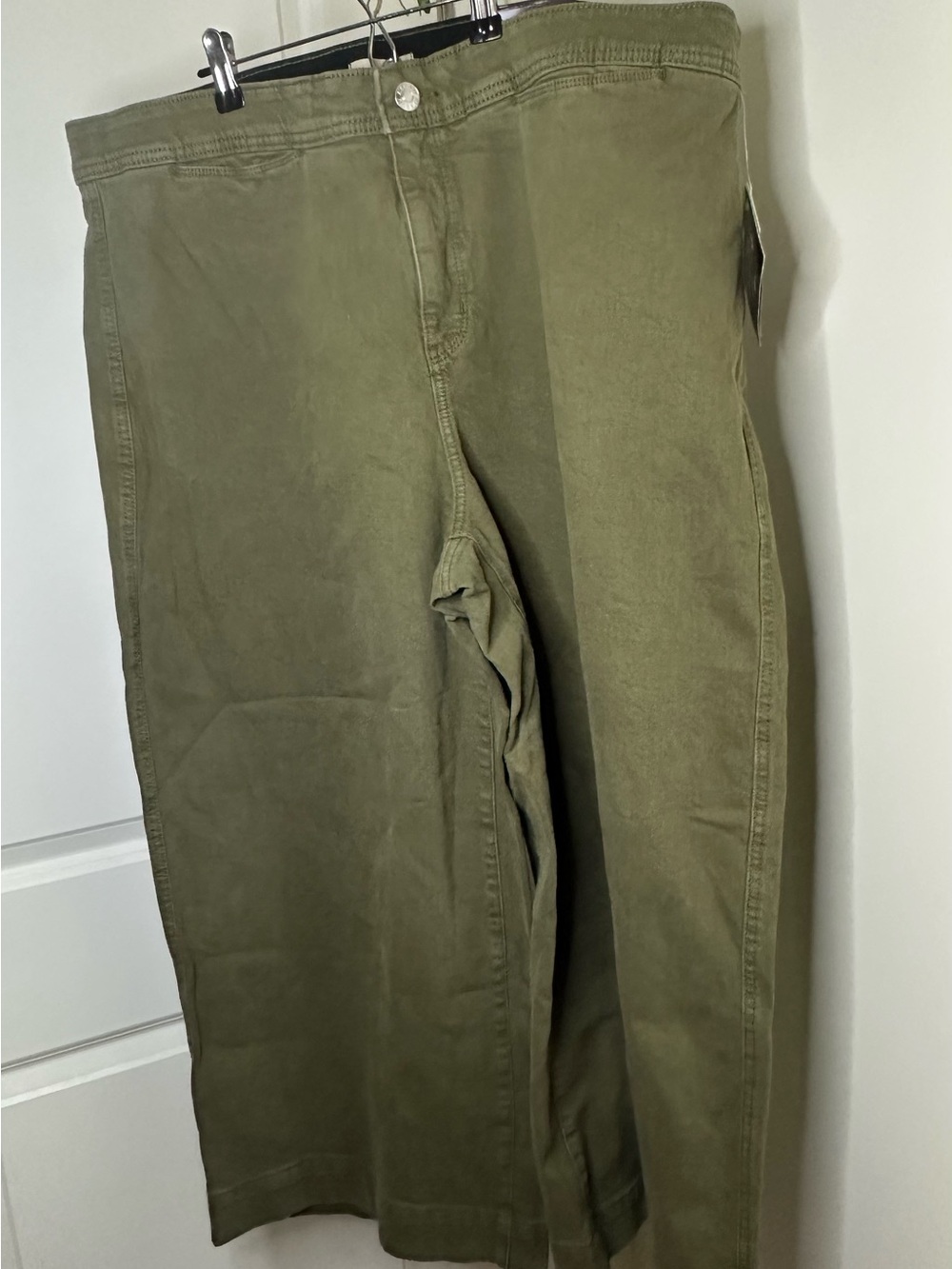 Women’s 20 | Ava & Viv NWT Olive Green High Rise Wide Leg Stretch Pants